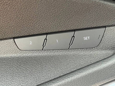 2022 Audi e-tron quattro Premium Plus