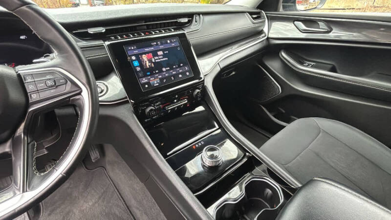 2021 Jeep Grand Cherokee L Laredo