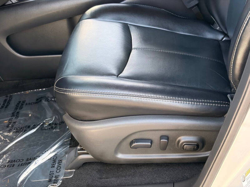 2019 Nissan Pathfinder SL