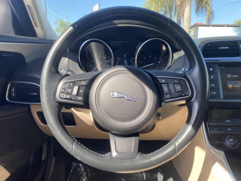 2017 Jaguar XE 25t Prestige