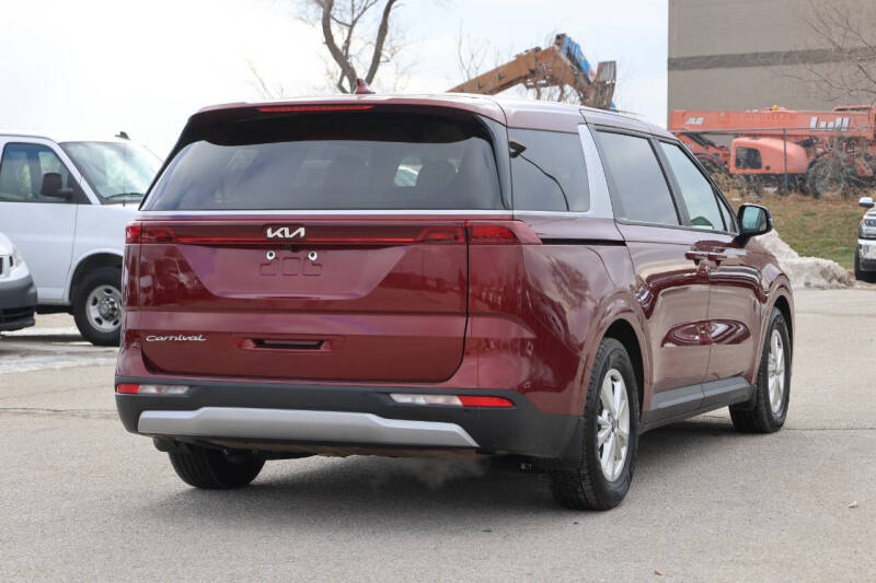 2022 Kia Carnival LX