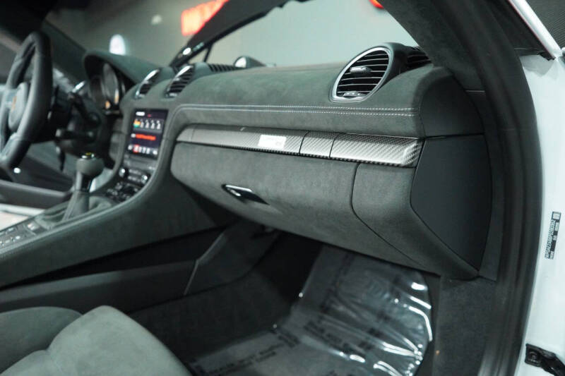 2023 Porsche 718 Cayman GT4 RS