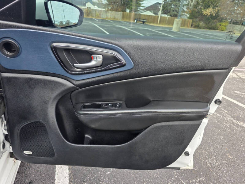 2015 Chrysler 200 S