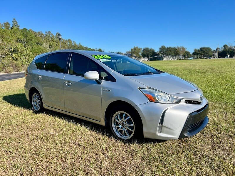 2015 Toyota Prius v Three