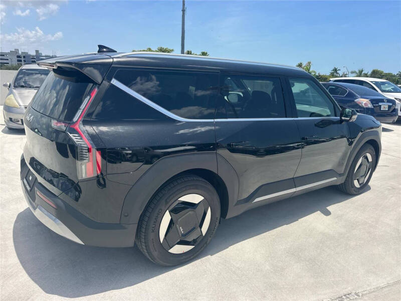 2026 Kia EV9 Wind