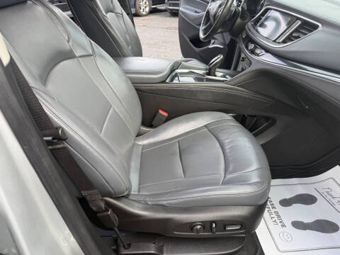 2018 Buick Enclave Essence