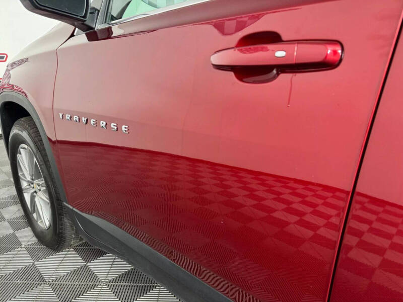 2023 Chevrolet Traverse LT Leather