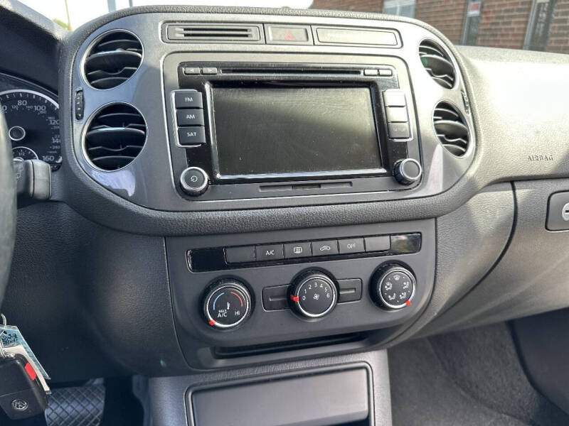 2015 Volkswagen Tiguan SE