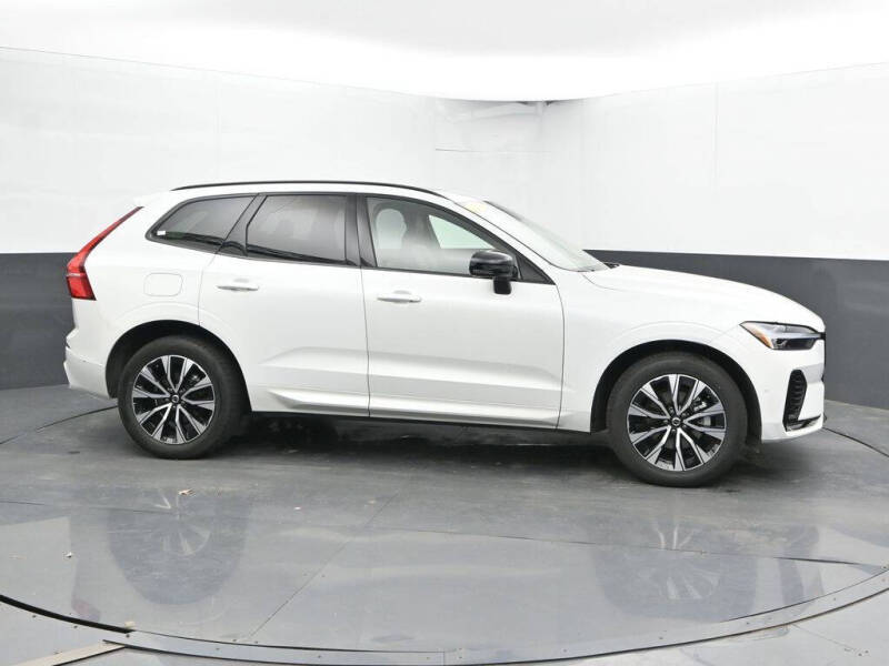 2025 Volvo XC60 B5 Plus Dark Theme