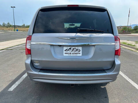 2014 Chrysler Town and Country Touring