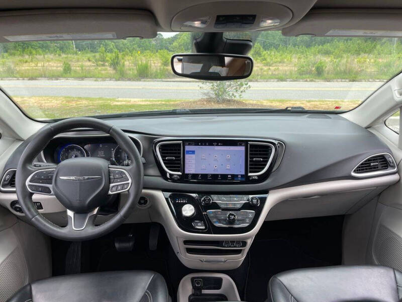 2023 Chrysler Pacifica Touring L