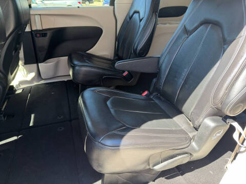 2022 Chrysler Pacifica Touring L
