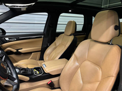 2017 Porsche Cayenne Platinum Edition