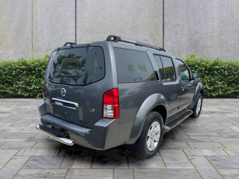 2006 Nissan Pathfinder LE