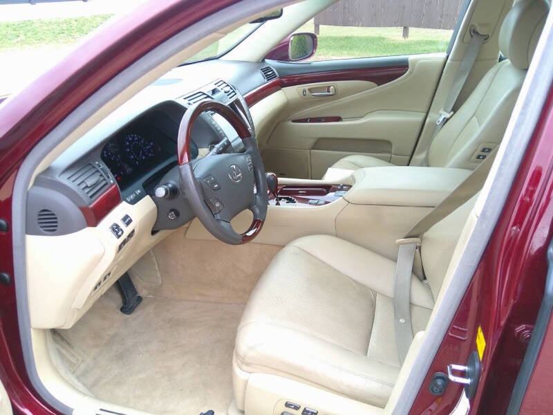 2007 Lexus LS Base photo 9