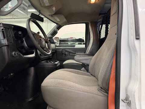 2017 GMC Savana 2500