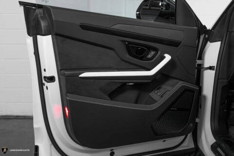 2025 Lamborghini Urus SE