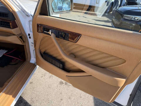 1991 Mercedes-Benz 560-Class 560 SEL