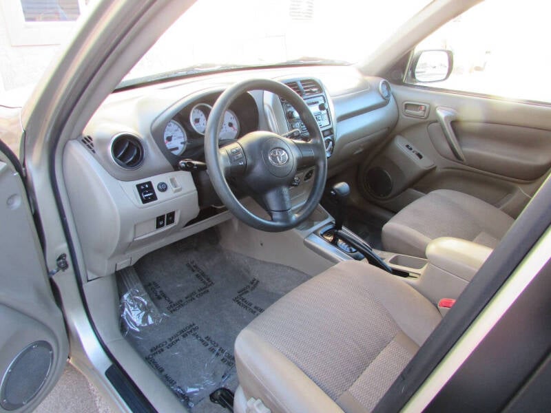 2005 Toyota RAV4 Base photo 15