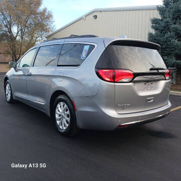 2017 Chrysler Pacifica Touring-L