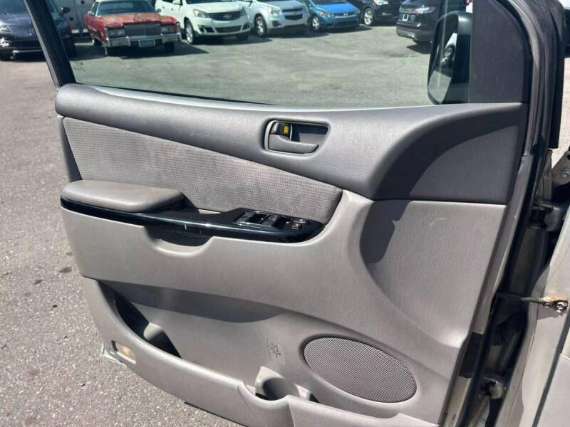 2004 Toyota Sienna