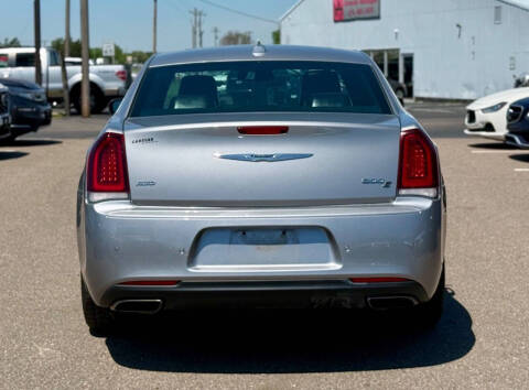 2016 Chrysler 300 S