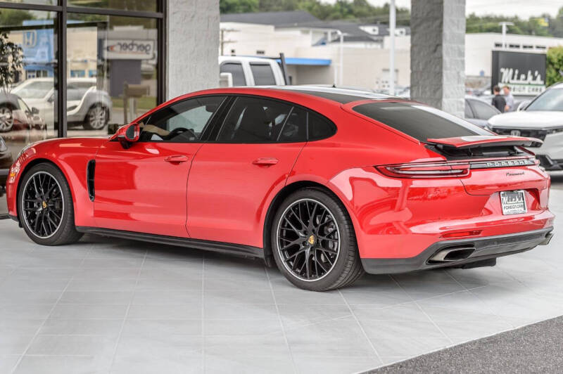 2018 Porsche Panamera 4