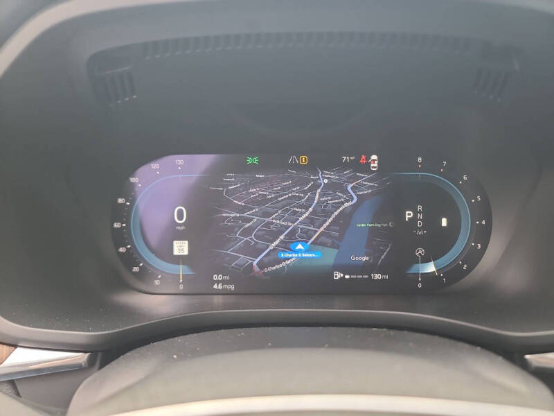 2023 Volvo XC60 B5 Plus Dark Theme