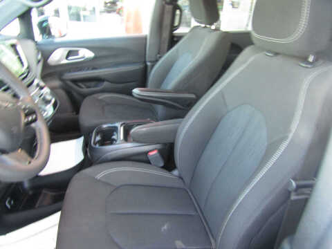 2024 Chrysler Pacifica Touring