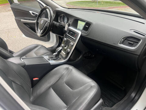 2016 Volvo V60 T5 Drive-E Premier