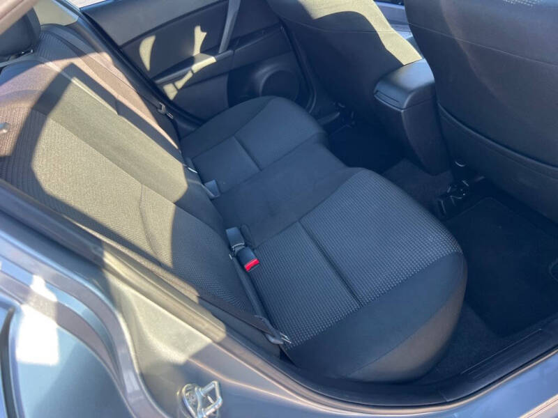 2013 Mazda MAZDA3 i SV