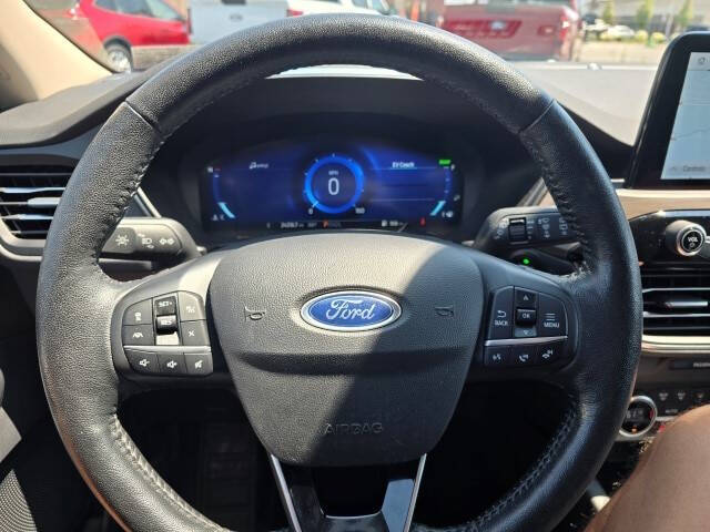 2020 Ford Escape Hybrid Titanium