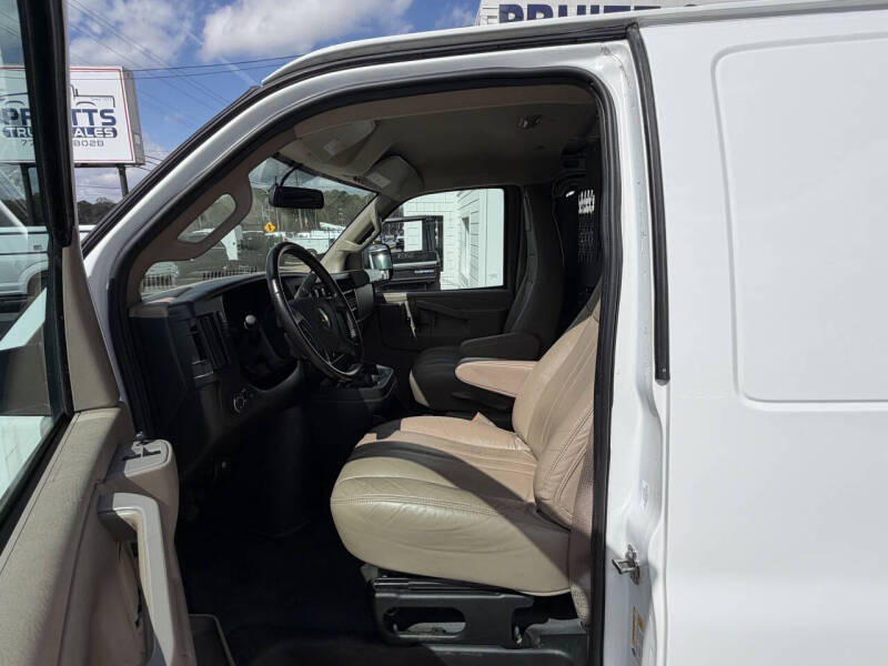 2023 Chevrolet Express 2500