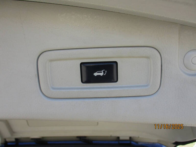 2011 Nissan Murano LE