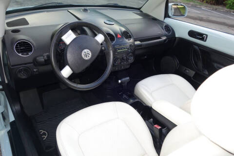 2010 Volkswagen New Beetle Convertible Final Edition