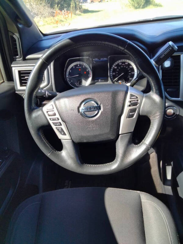 2019 Nissan Titan SV