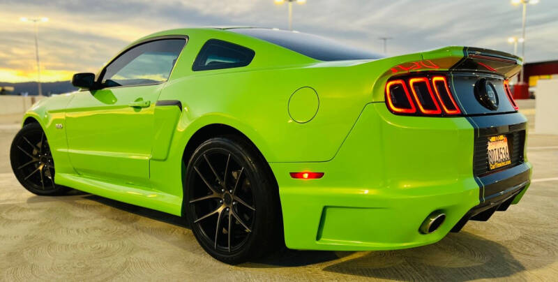 2014 Ford Mustang GT Premium