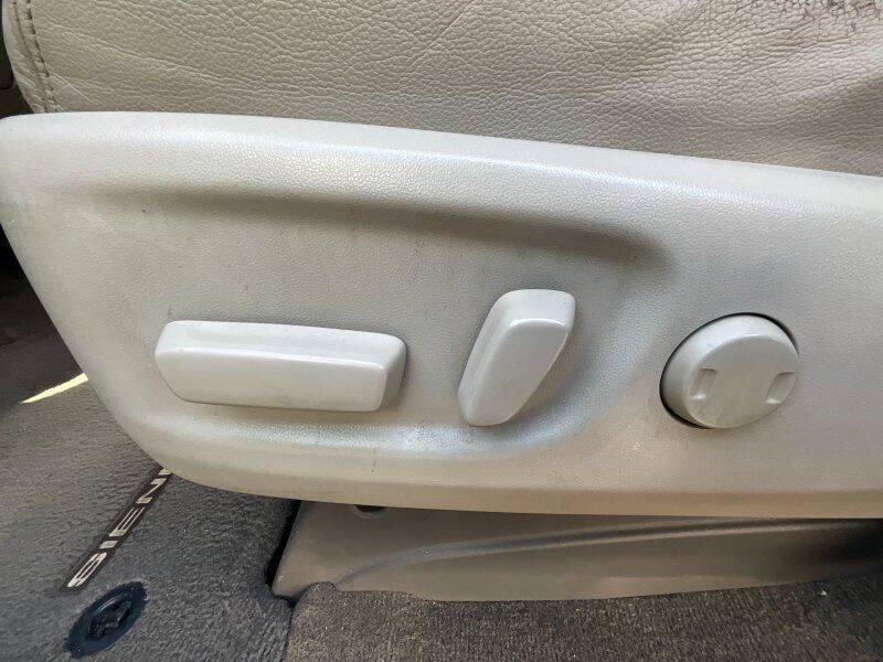 2015 Toyota Sienna XLE 8-Passenger