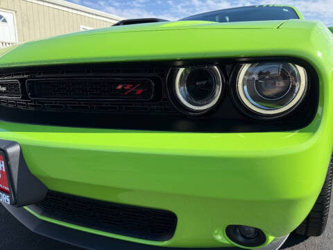 2015 Dodge Challenger R/T Shaker
