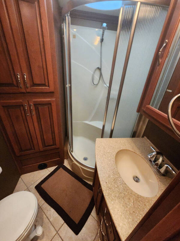 2011 Fleetwood RV Discovery 40X