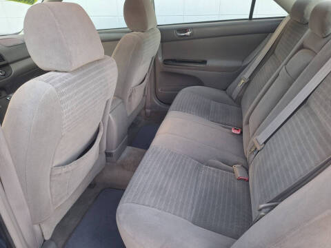 2005 Toyota Camry LE