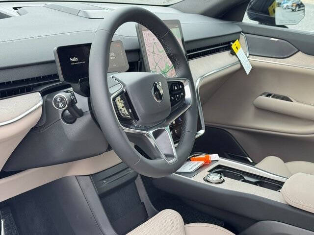 2025 Volvo EX90 Twin Plus 7P