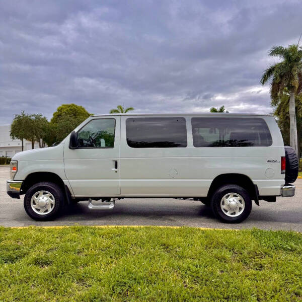 2011 Ford E-350