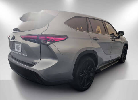 2022 Toyota Highlander LE