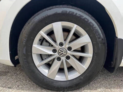 2016 Volkswagen Golf TSI S