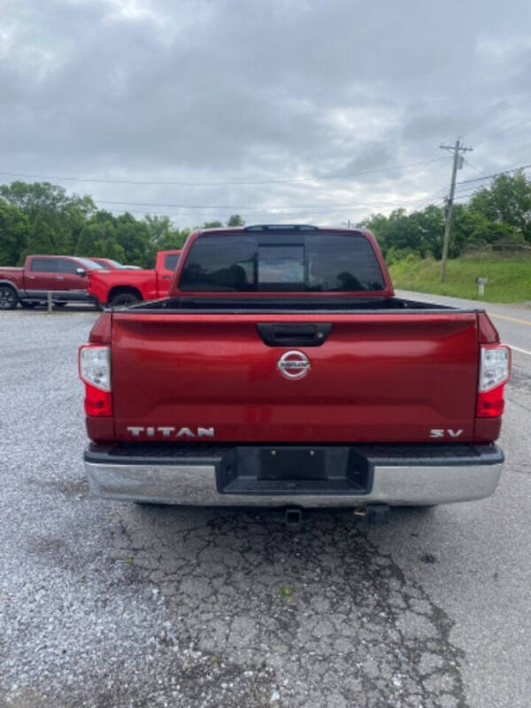 2017 Nissan Titan SV
