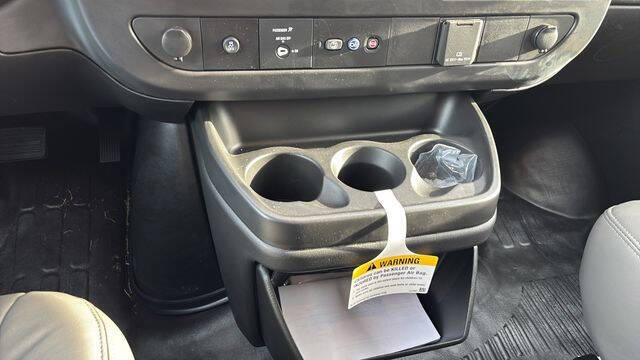 2025 Chevrolet Express 2500