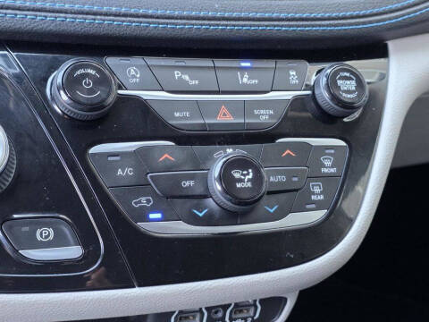 2021 Chrysler Pacifica Touring