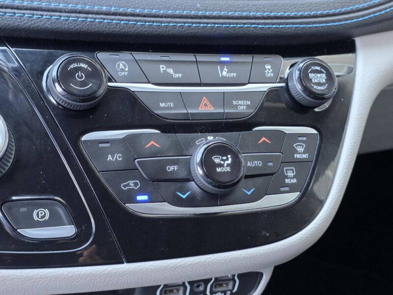 2021 Chrysler Pacifica Touring