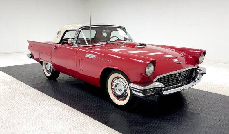 1957 Ford Thunderbird